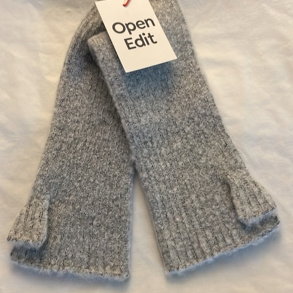 Rib Twisted Fingerless Gloves in grey silk by Open. new - Picture 3 of 4